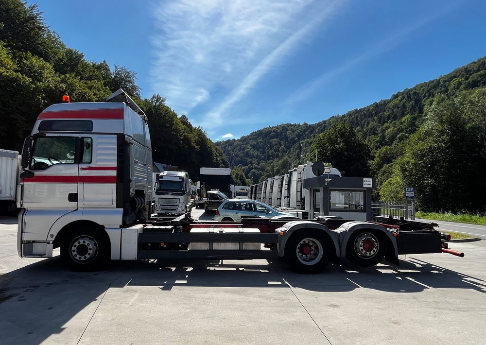 الشاسيه شاحنة MAN TGX 18.480 // Euro 5 // 6x2 // BDF // Cały na poduszkach // Automat //: صور 7 الشاسيه شاحنة MAN TGX 18.480 // Euro 5 // 6x2 // BDF // Cały na poduszkach // Automat //: صور 7