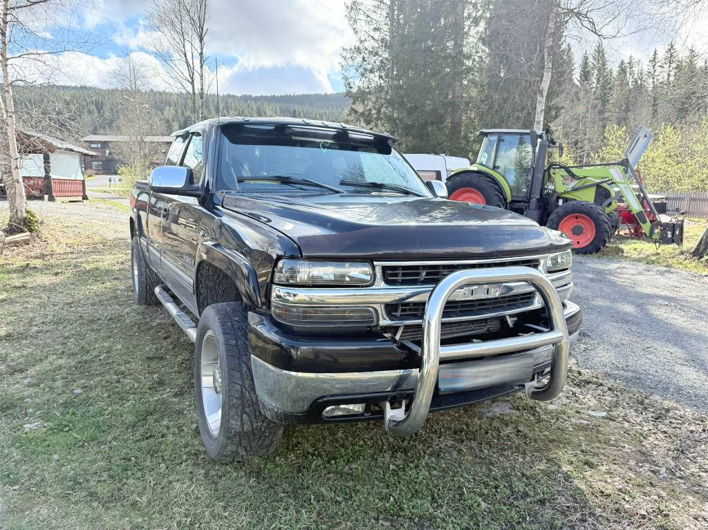 Chevrolet Silverado 2500 4x4 LT - شاحنة البيك أب: صور 3 Chevrolet Silverado 2500 4x4 LT - شاحنة البيك أب: صور 3