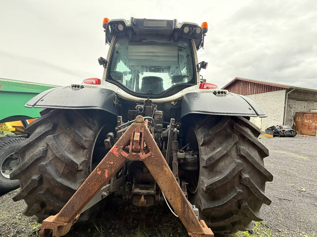 Valtra N 174 med frontlaster - جرار: صور 4 Valtra N 174 med frontlaster - جرار: صور 4