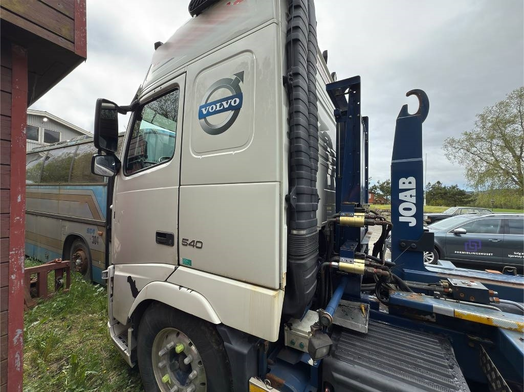 Volvo FH 540 - شاحنة ذات الخطاف: صور 3 Volvo FH 540 - شاحنة ذات الخطاف: صور 3