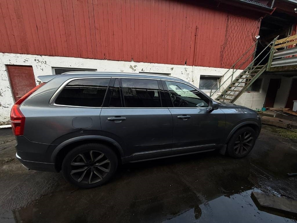 Volvo XC 90 4x4 rep. Objekt - سيارة: صور 4 Volvo XC 90 4x4 rep. Objekt - سيارة: صور 4