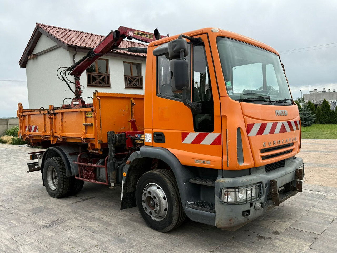 Iveco EuroCargo 120 120E18 - قلابات, شاحنة كرين: صور 2 Iveco EuroCargo 120 120E18 - قلابات, شاحنة كرين: صور 2