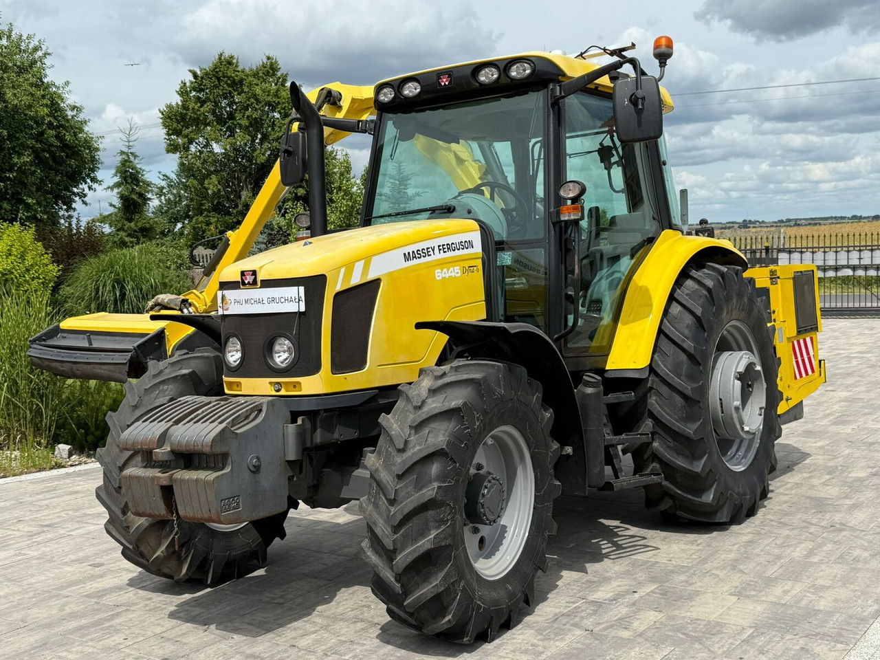 Massey Ferguson 6445 z kosiarką wysięgnikową do poboczy Rousseau T hénor 510 L FI - جرار: صور 3 Massey Ferguson 6445 z kosiarką wysięgnikową do poboczy Rousseau T hénor 510 L FI - جرار: صور 3