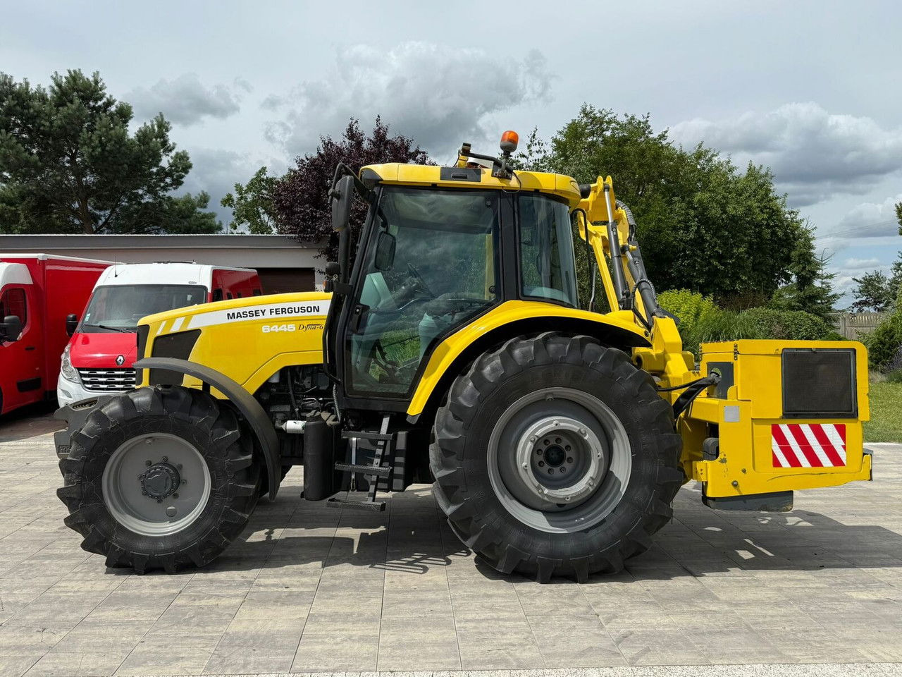 Massey Ferguson 6445 z kosiarką wysięgnikową do poboczy Rousseau T hénor 510 L FI - جرار: صور 5 Massey Ferguson 6445 z kosiarką wysięgnikową do poboczy Rousseau T hénor 510 L FI - جرار: صور 5