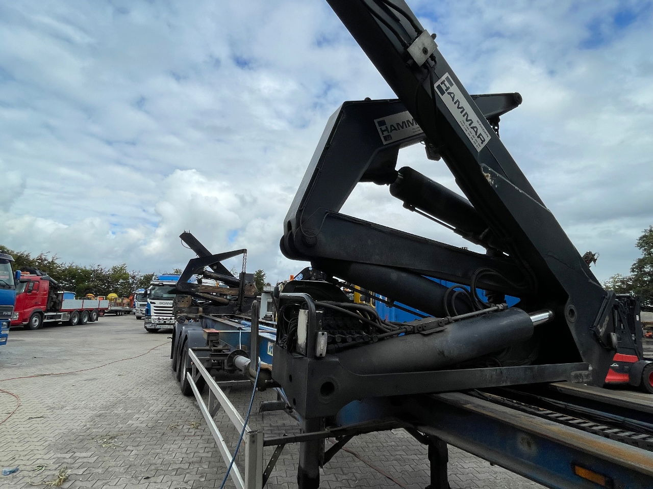 Hammar 151 HS side loader - شاحنات الحاويات/ جسم علوي قابل للتغيير نصف مقطورة: صور 5 Hammar 151 HS side loader - شاحنات الحاويات/ جسم علوي قابل للتغيير نصف مقطورة: صور 5