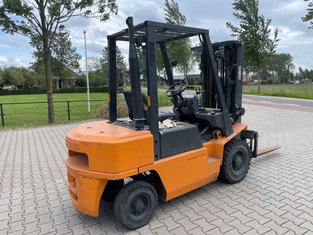 Nissan FJ02A25U 2.5 ton diesel triplo freelift heftruck - رافعة شوكية: صور 3 Nissan FJ02A25U 2.5 ton diesel triplo freelift heftruck - رافعة شوكية: صور 3