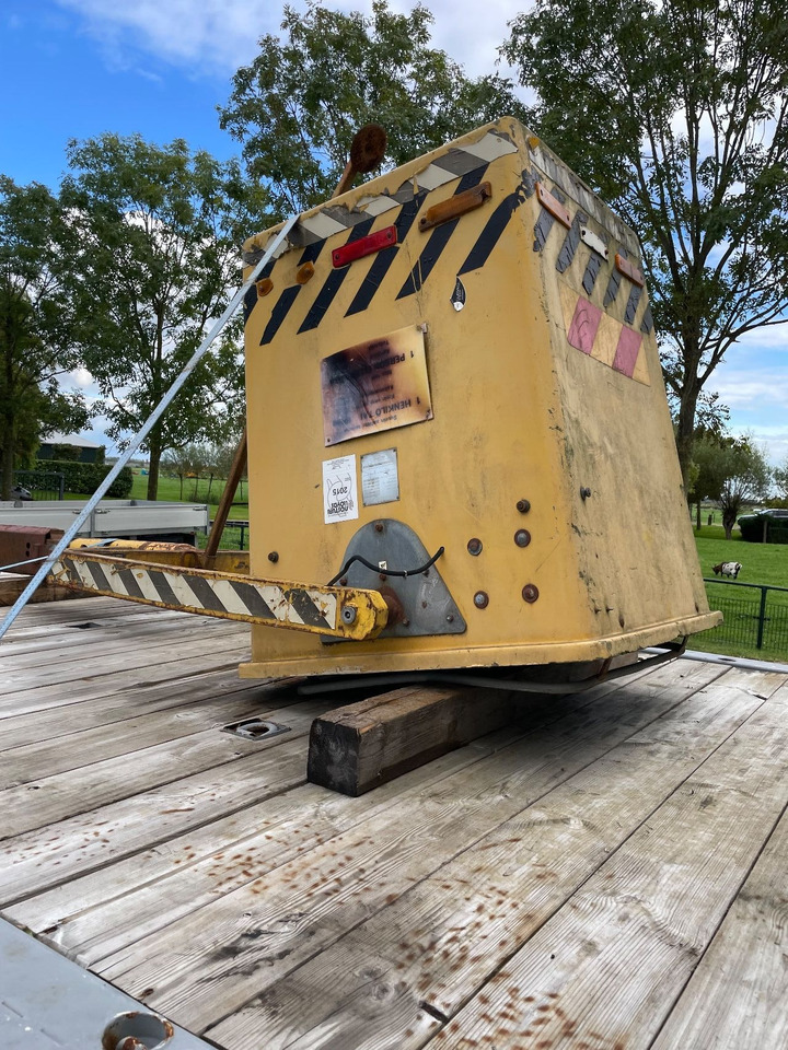 شاحنة كرين Volvo FH 16 FH16 420 with HMF 2820 crane with jib and front stamps Very Good Condition: صور 12