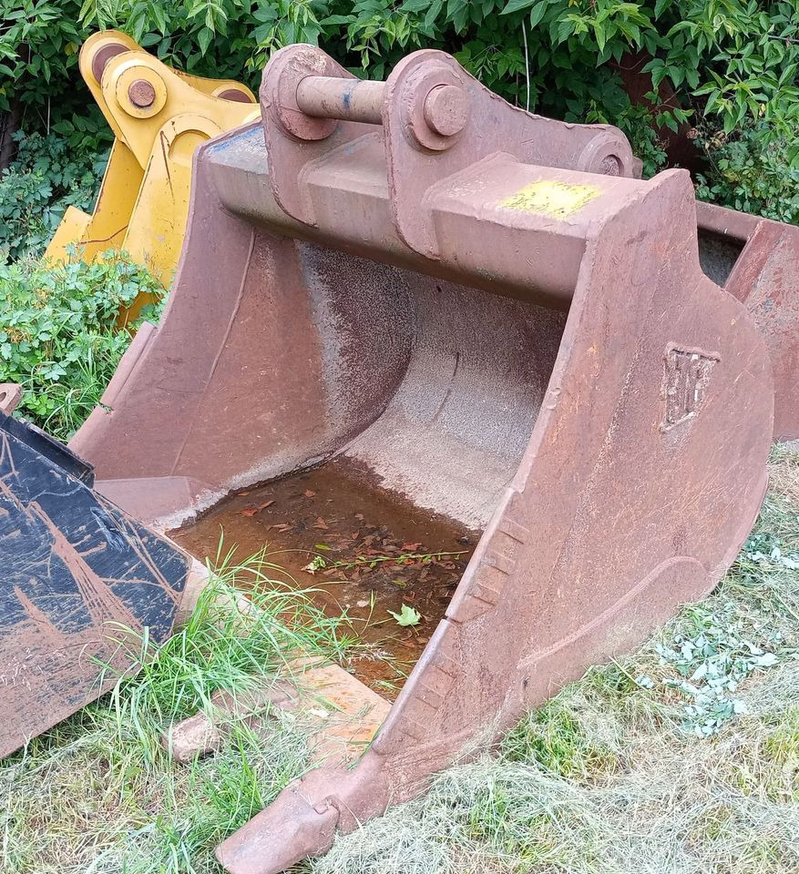 ŁYŻKA KOPIĄCA z zębami JCB 60", 90mm, 30t - بكت حفار: صور 1 ŁYŻKA KOPIĄCA z zębami JCB 60", 90mm, 30t - بكت حفار: صور 1