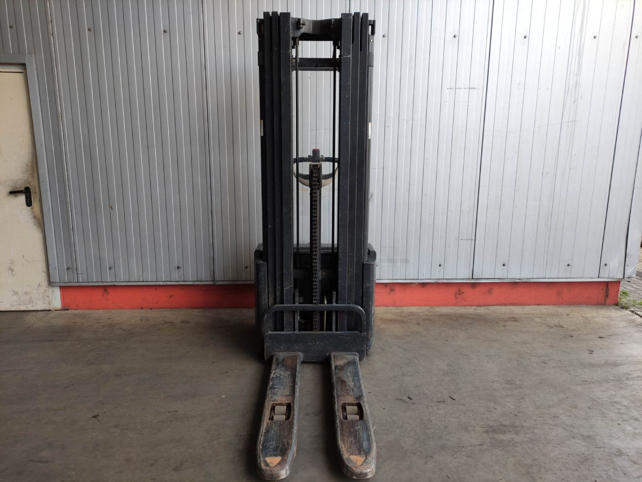Crown WE 2300-1.6 TT - معدات تكديس: صور 3 Crown WE 2300-1.6 TT - معدات تكديس: صور 3