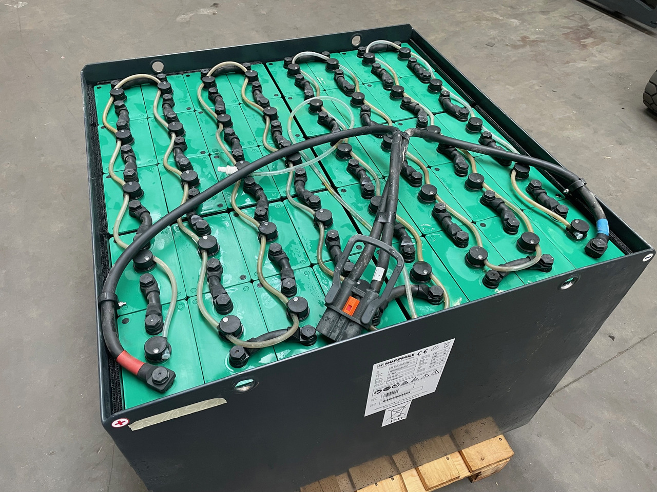 Hoppecke 80V 6 HPZS 930 - البطارية - معدات المناولة: صور 1 Hoppecke 80V 6 HPZS 930 - البطارية - معدات المناولة: صور 1