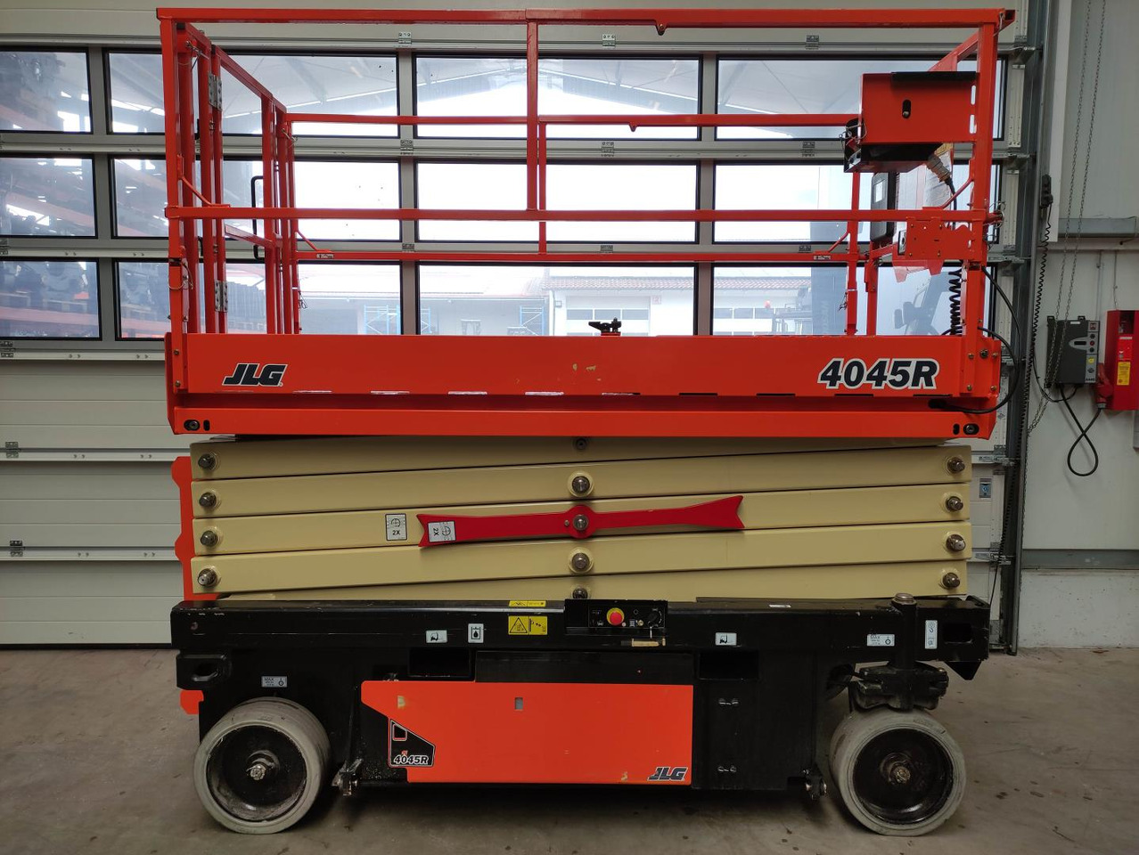 JLG 4045R - رافعات مقصية: صور 2 JLG 4045R - رافعات مقصية: صور 2