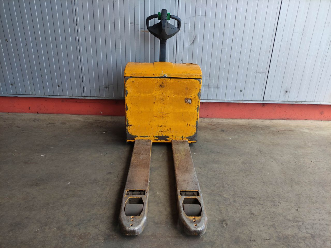 Jungheinrich EJE 116 - معدات الرفع منخفض المستوى: صور 3 Jungheinrich EJE 116 - معدات الرفع منخفض المستوى: صور 3