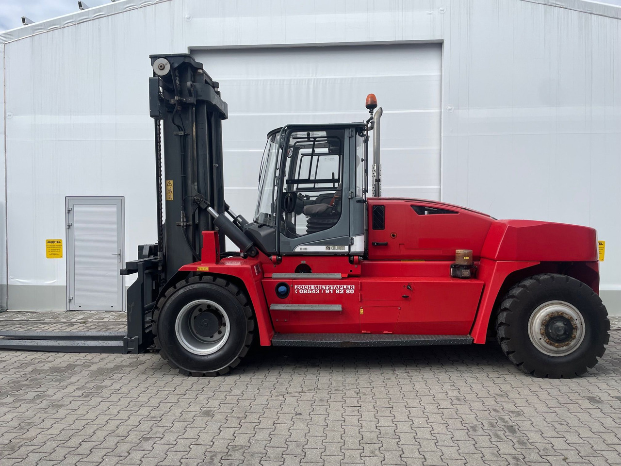 Kalmar DCG160-12 - رافعة للحاويات: صور 1 Kalmar DCG160-12 - رافعة للحاويات: صور 1