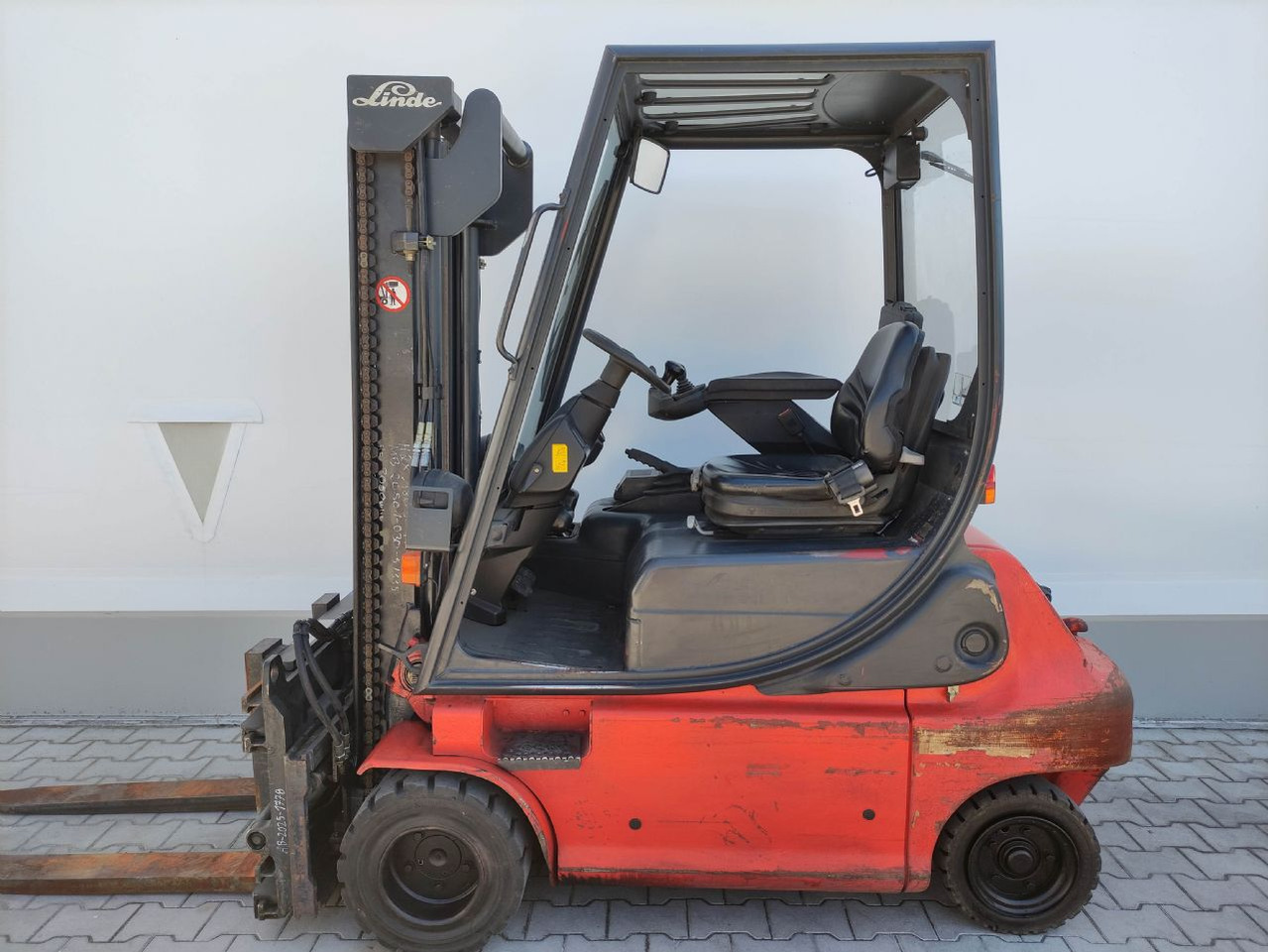 Linde E20P-02-335 - رافعة شوكية كهربائية: صور 1 Linde E20P-02-335 - رافعة شوكية كهربائية: صور 1