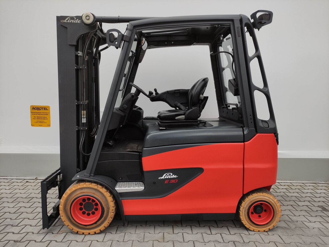 Linde E30HL-01/600-387 (M) - رافعة شوكية كهربائية: صور 1 Linde E30HL-01/600-387 (M) - رافعة شوكية كهربائية: صور 1
