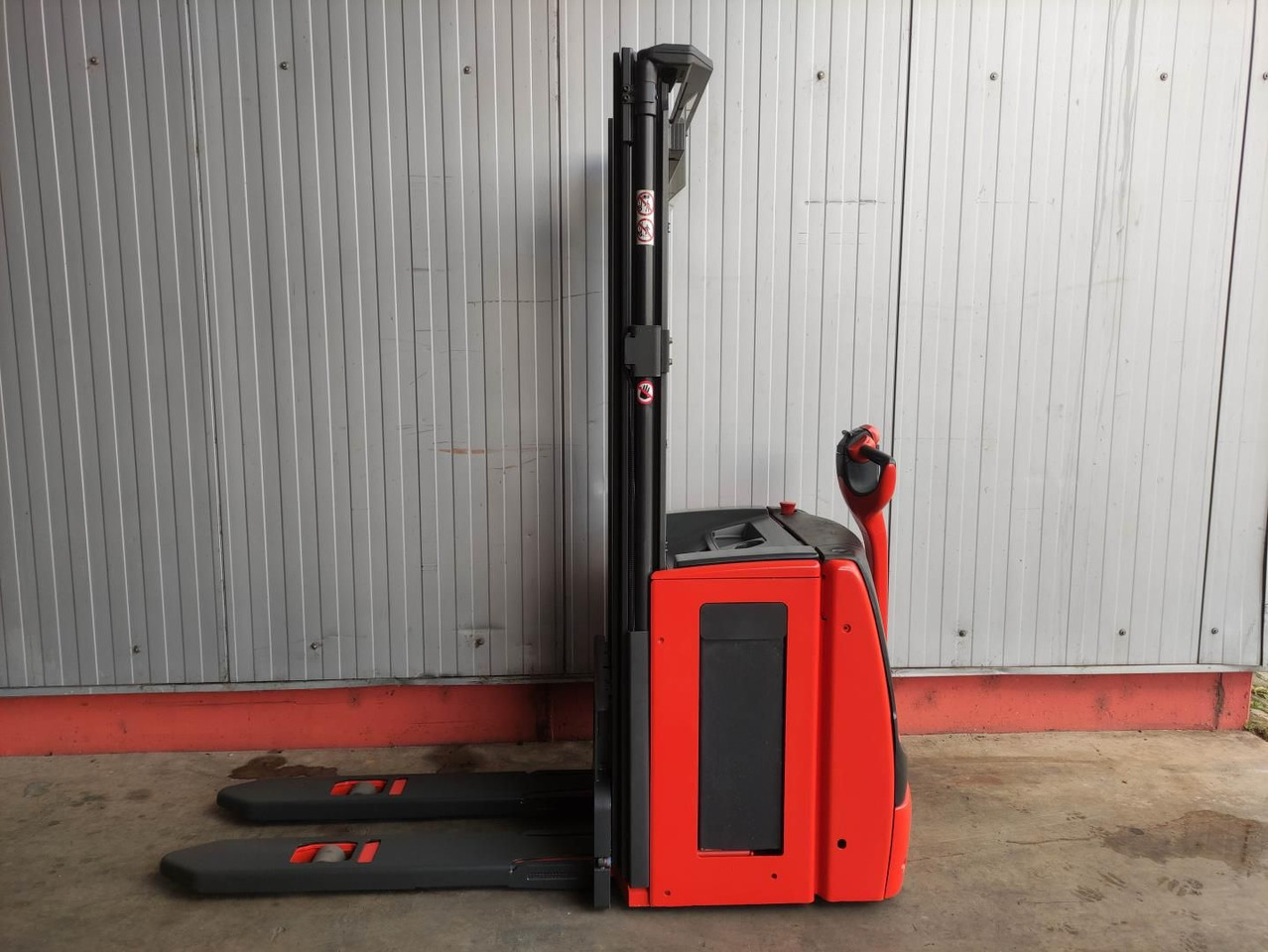 Linde L14-1173 (LACK NEU) - معدات تكديس: صور 1 Linde L14-1173 (LACK NEU) - معدات تكديس: صور 1
