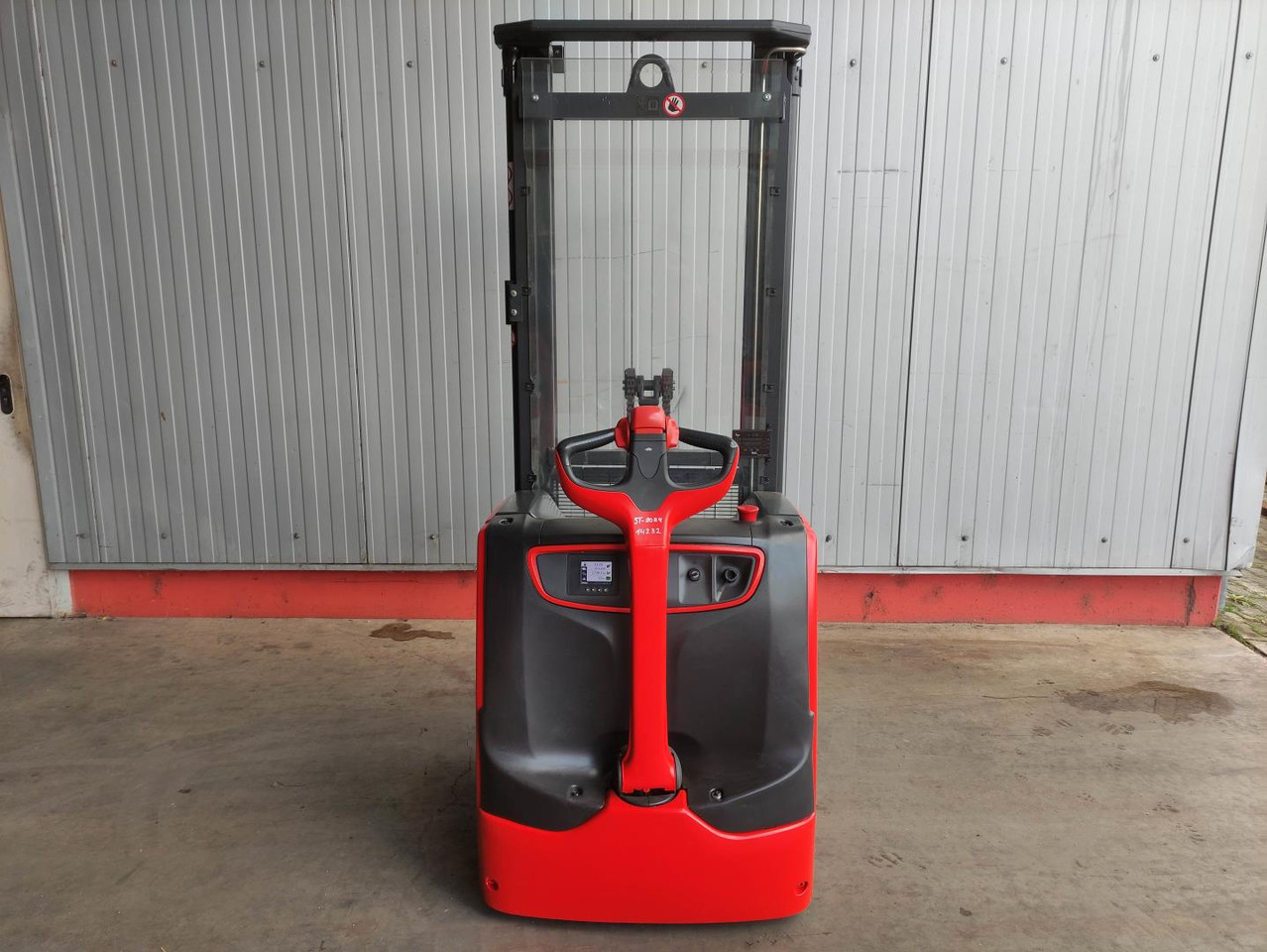 Linde L14-1173 (LACK NEU) - معدات تكديس: صور 4 Linde L14-1173 (LACK NEU) - معدات تكديس: صور 4