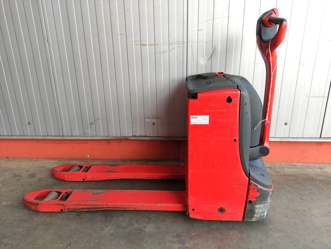 Linde T16-1152 - معدات الرفع منخفض المستوى: صور 1 Linde T16-1152 - معدات الرفع منخفض المستوى: صور 1