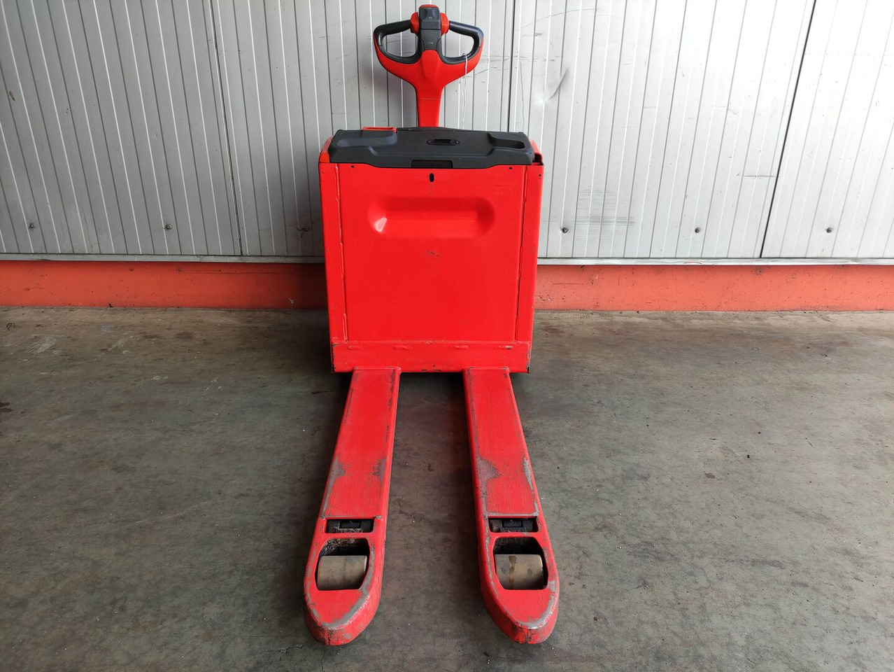 Linde T16-1152 - معدات الرفع منخفض المستوى: صور 3 Linde T16-1152 - معدات الرفع منخفض المستوى: صور 3