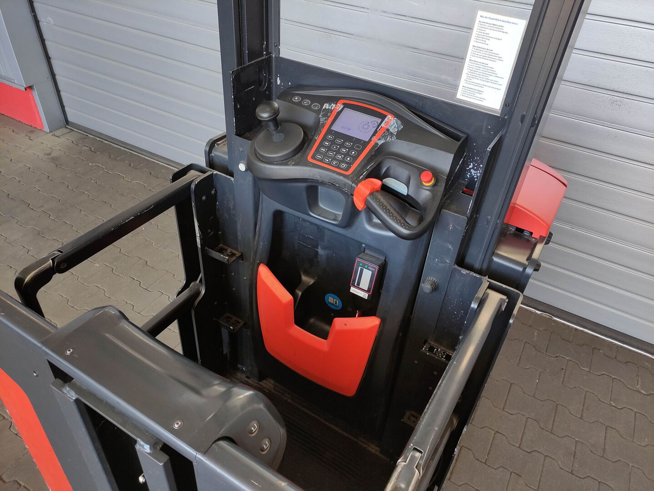 Linde V10-02 - رافعات ترتيب البضائع: صور 5 Linde V10-02 - رافعات ترتيب البضائع: صور 5