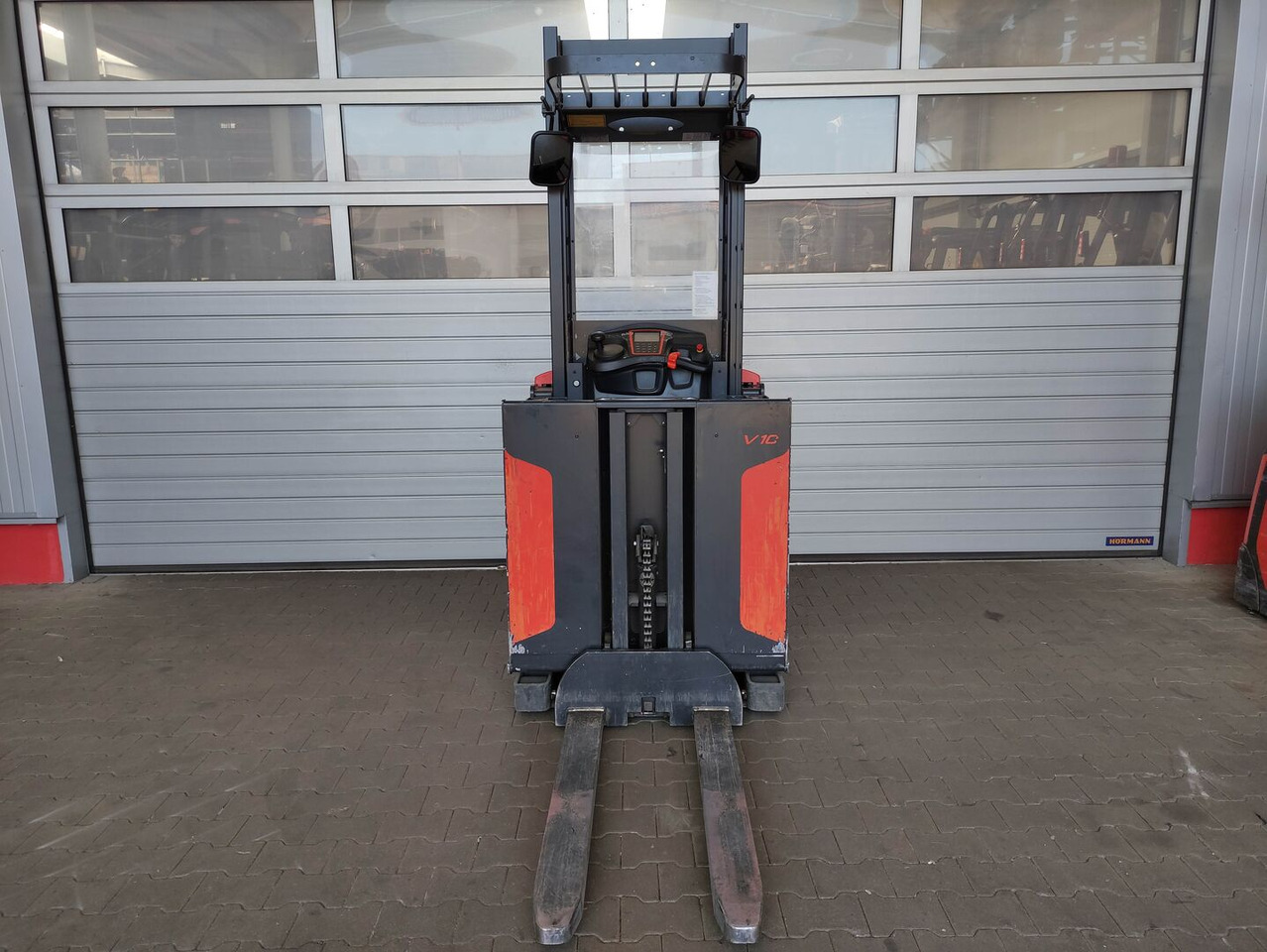 Linde V10-02 - رافعات ترتيب البضائع: صور 4 Linde V10-02 - رافعات ترتيب البضائع: صور 4