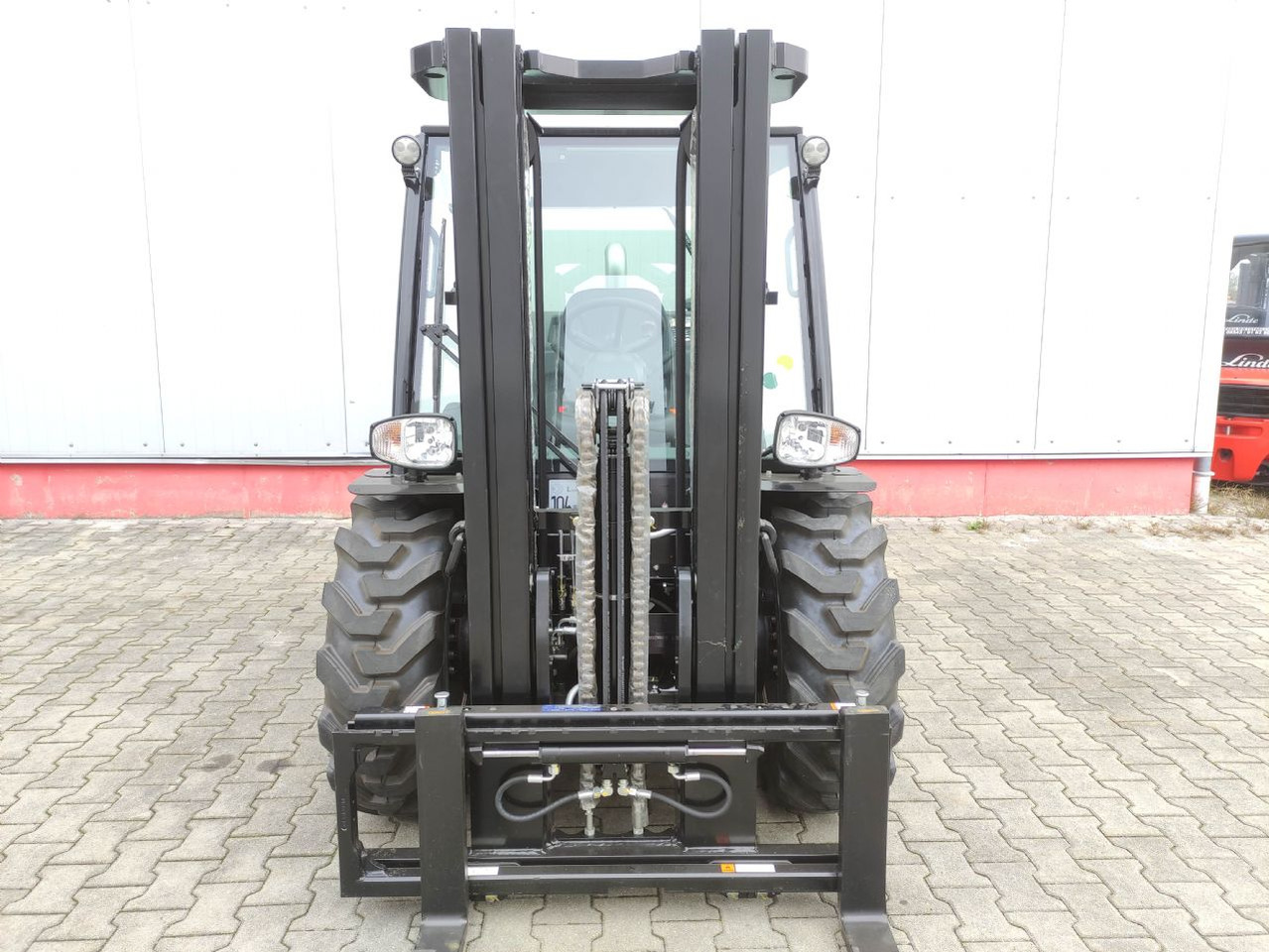 Manitou MC25-4 DK ST5 S1 (NEU) - شاحنات الطرق الوعرة: صور 3 Manitou MC25-4 DK ST5 S1 (NEU) - شاحنات الطرق الوعرة: صور 3