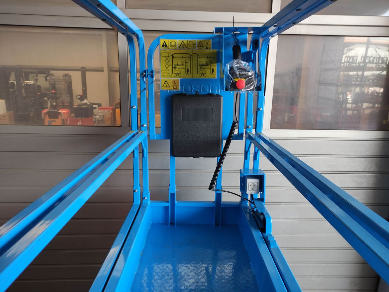 Sinoboom 1932ME/GTJZ0608ME *NEU* - رافعات مقصية: صور 5 Sinoboom 1932ME/GTJZ0608ME *NEU* - رافعات مقصية: صور 5