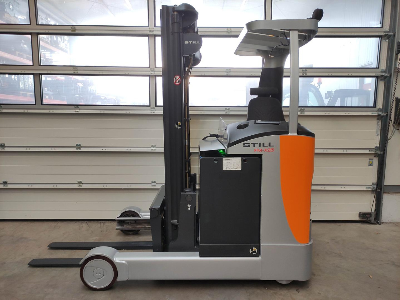 Still FM-X-25 (LACK NEU) - شاحنة مناولة: صور 1 Still FM-X-25 (LACK NEU) - شاحنة مناولة: صور 1