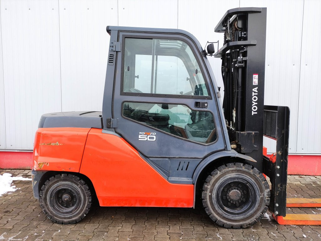 Toyota 40-8FD50N - رافعة شوكية ديزل: صور 2 Toyota 40-8FD50N - رافعة شوكية ديزل: صور 2