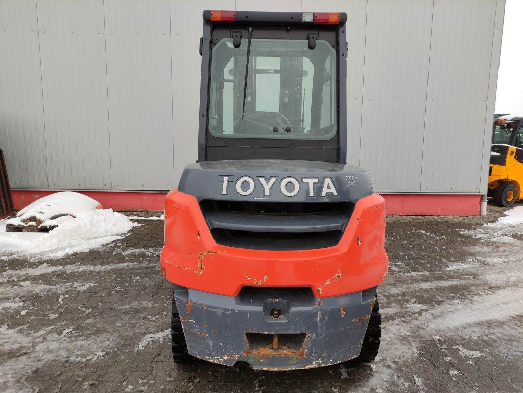 Toyota 40-8FD50N - رافعة شوكية ديزل: صور 4 Toyota 40-8FD50N - رافعة شوكية ديزل: صور 4