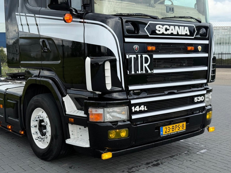 Scania R 144 530 SHOW TRUCK, INTERIEUR, OPEN UITLAAT, HOBBY, TOP. - شاحنة جرار: صور 4 Scania R 144 530 SHOW TRUCK, INTERIEUR, OPEN UITLAAT, HOBBY, TOP. - شاحنة جرار: صور 4