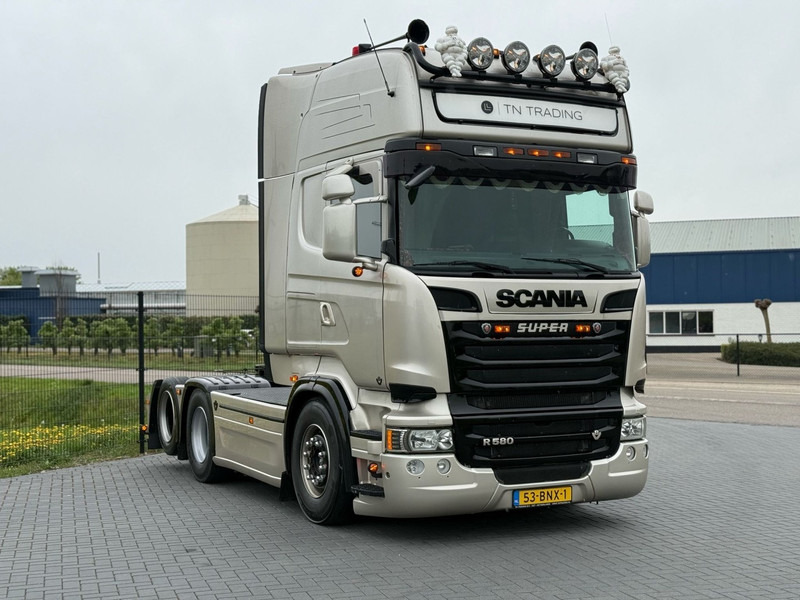 Scania R 580 SHOWTRUCK, VOLLUCHT, VOL SPOILER, RETARDER, SCHUIFSCHOTEL. - شاحنة جرار: صور 1 Scania R 580 SHOWTRUCK, VOLLUCHT, VOL SPOILER, RETARDER, SCHUIFSCHOTEL. - شاحنة جرار: صور 1