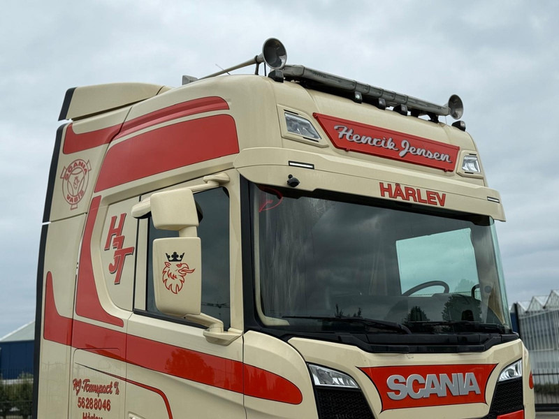 Scania R500 2.95 WB, VOLLUCHT, PTO VOORBEREID, LEER, INTERIEUR. - شاحنة جرار: صور 2 Scania R500 2.95 WB, VOLLUCHT, PTO VOORBEREID, LEER, INTERIEUR. - شاحنة جرار: صور 2
