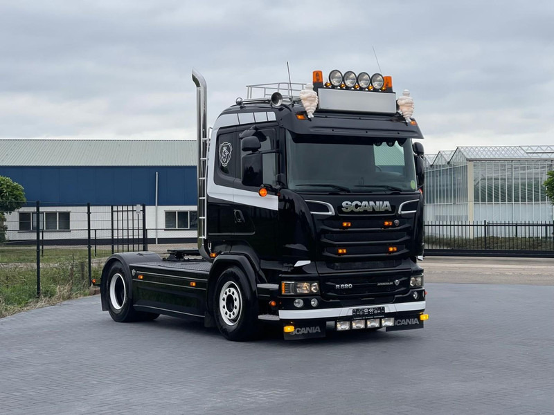 Scania R520 SHOW TRUCK, RETARDER, LEATHER SEATS, MANUEL! - شاحنة جرار: صور 1 Scania R520 SHOW TRUCK, RETARDER, LEATHER SEATS, MANUEL! - شاحنة جرار: صور 1