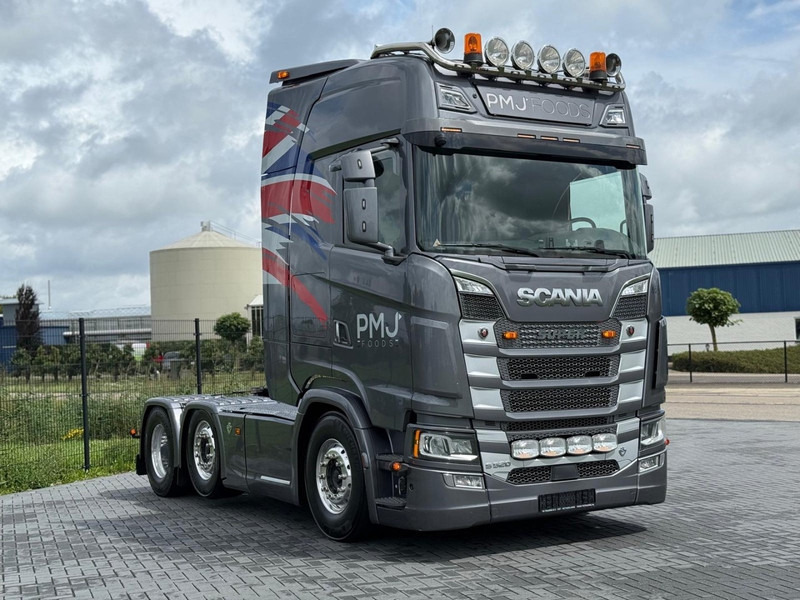 Scania S520 V8 NGS NIEUW STAAT, ALCOA, RETARDER, LEREN STOELEN, TACHO 2. - شاحنة جرار: صور 1 Scania S520 V8 NGS NIEUW STAAT, ALCOA, RETARDER, LEREN STOELEN, TACHO 2. - شاحنة جرار: صور 1