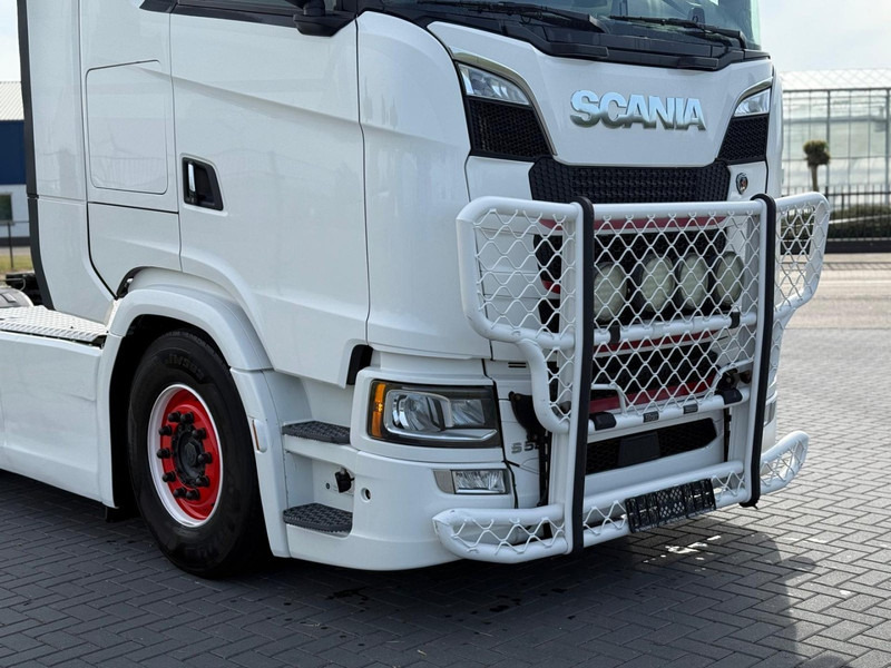 Scania S580 VOLLUCHT, PTO, LEER, RETARDER, TV, 3.15WB, BULLBAR. - شاحنة جرار: صور 3 Scania S580 VOLLUCHT, PTO, LEER, RETARDER, TV, 3.15WB, BULLBAR. - شاحنة جرار: صور 3