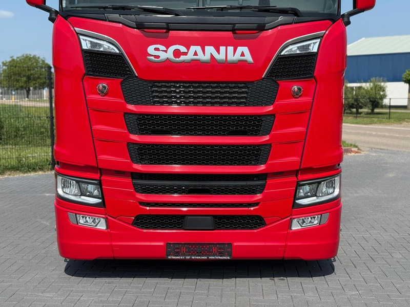 Scania S590 V8 NGS FULL AIR, ALCOA, LEATHER, HYDRAULIC, LIKE NEW. - شاحنة جرار: صور 5 Scania S590 V8 NGS FULL AIR, ALCOA, LEATHER, HYDRAULIC, LIKE NEW. - شاحنة جرار: صور 5
