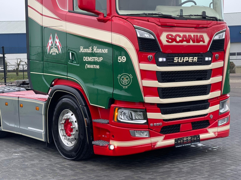 Scania S650 V8 NGS SHOW TRUCK, FULL AIR, RETARDER, PTO/HYDRAULIC! - شاحنة جرار: صور 4 Scania S650 V8 NGS SHOW TRUCK, FULL AIR, RETARDER, PTO/HYDRAULIC! - شاحنة جرار: صور 4
