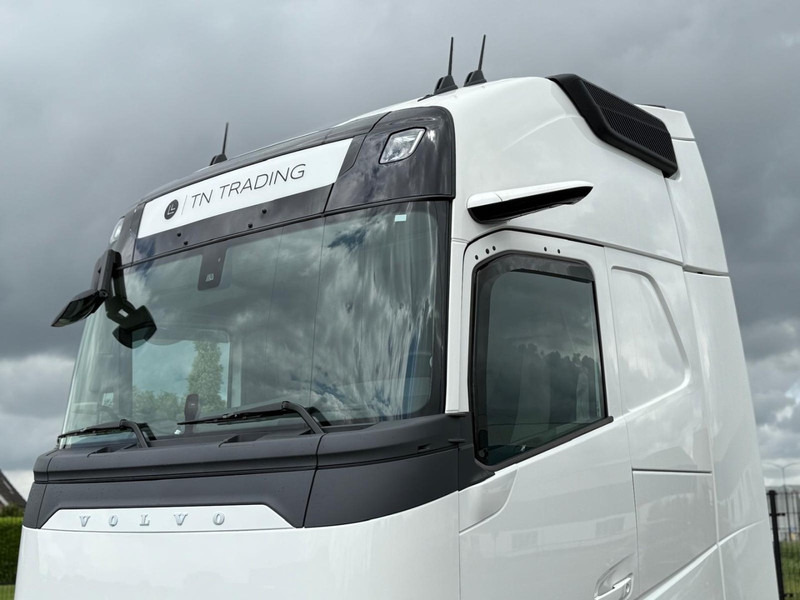Volvo FH 13.460XL NEW, FULL AIR, ALCOA, HYDRAULIC, XL, FULL. - شاحنة جرار: صور 4 Volvo FH 13.460XL NEW, FULL AIR, ALCOA, HYDRAULIC, XL, FULL. - شاحنة جرار: صور 4