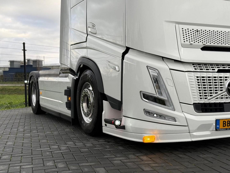 Volvo FH 13.460XL NEW, FULL AIR, ALCOA, HYDRAULIC, XL, SHOW, FULL. - شاحنة جرار: صور 5 Volvo FH 13.460XL NEW, FULL AIR, ALCOA, HYDRAULIC, XL, SHOW, FULL. - شاحنة جرار: صور 5