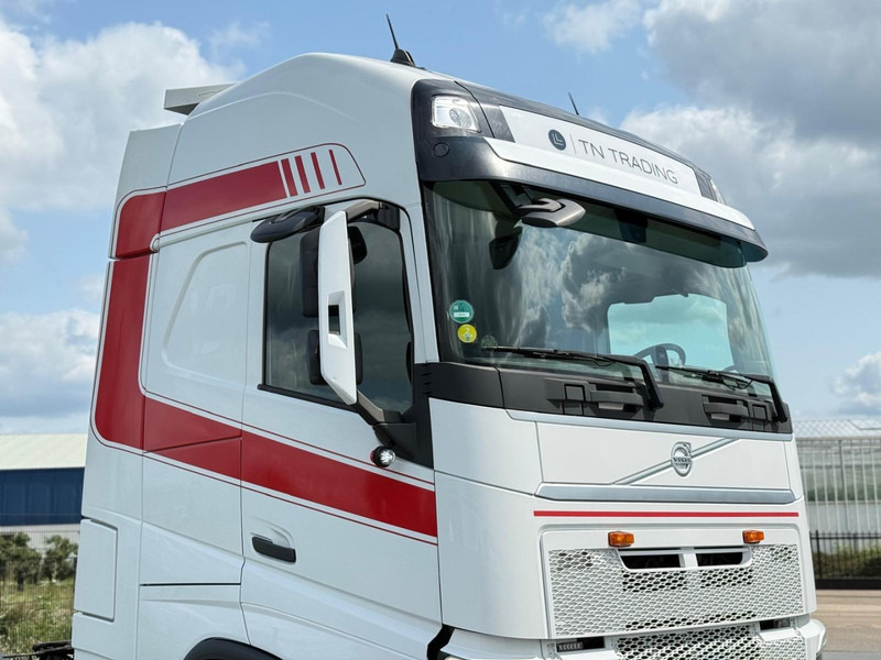 Volvo FH 13.540XL KB VIN, I-PARK COOL, STEEL/AIR, 2 TANKS, FULL SPOILER. - شاحنة جرار: صور 3 Volvo FH 13.540XL KB VIN, I-PARK COOL, STEEL/AIR, 2 TANKS, FULL SPOILER. - شاحنة جرار: صور 3