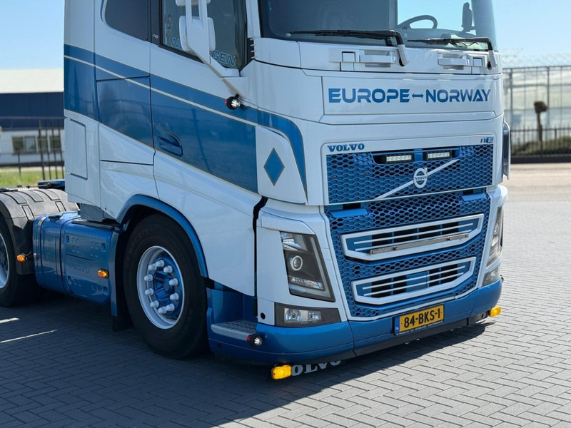 Volvo FH 16.750 FULL AIR, LEATHER, SHOW, TOP CONDITION, XL CABINE. - شاحنة جرار: صور 5 Volvo FH 16.750 FULL AIR, LEATHER, SHOW, TOP CONDITION, XL CABINE. - شاحنة جرار: صور 5