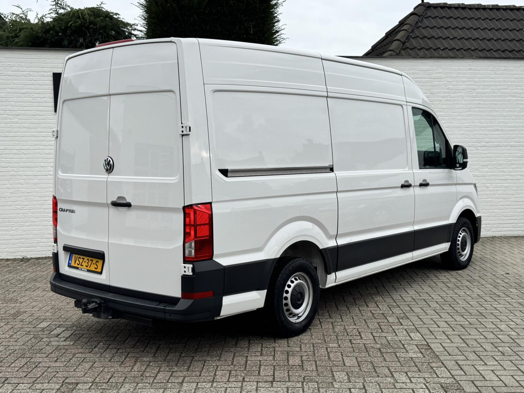 Volkswagen Crafter-30 2.0 TDI L3H3 Highline Carplay DAB Cruise Verwarmde voorruit Trekhaak Lat om Lat - فان: صور 2 Volkswagen Crafter-30 2.0 TDI L3H3 Highline Carplay DAB Cruise Verwarmde voorruit Trekhaak Lat om Lat - فان: صور 2