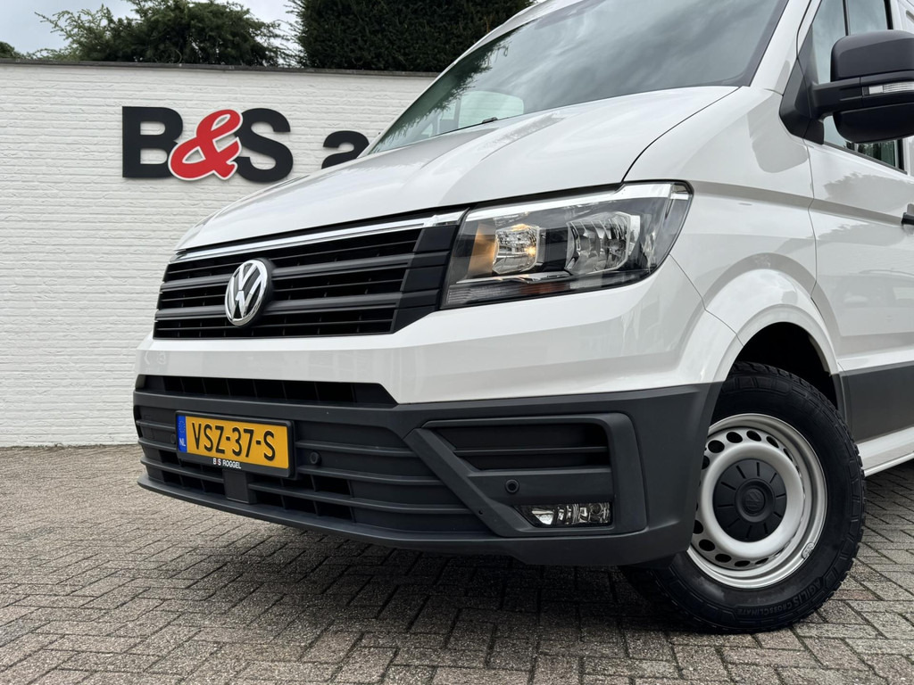 Volkswagen Crafter-30 2.0 TDI L3H3 Highline Carplay DAB Cruise Verwarmde voorruit Trekhaak Lat om Lat - فان: صور 4 Volkswagen Crafter-30 2.0 TDI L3H3 Highline Carplay DAB Cruise Verwarmde voorruit Trekhaak Lat om Lat - فان: صور 4