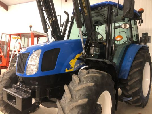 New Holland T5040 TRACTEUR + CHARGEUR - جرار: صور 1 New Holland T5040 TRACTEUR + CHARGEUR - جرار: صور 1
