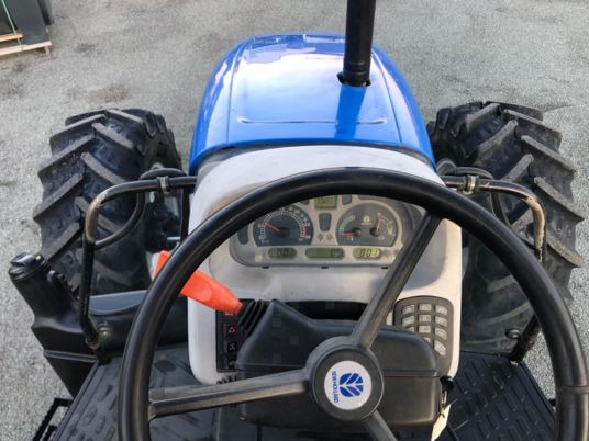 New Holland TL100A Tracteur - جرار: صور 3 New Holland TL100A Tracteur - جرار: صور 3