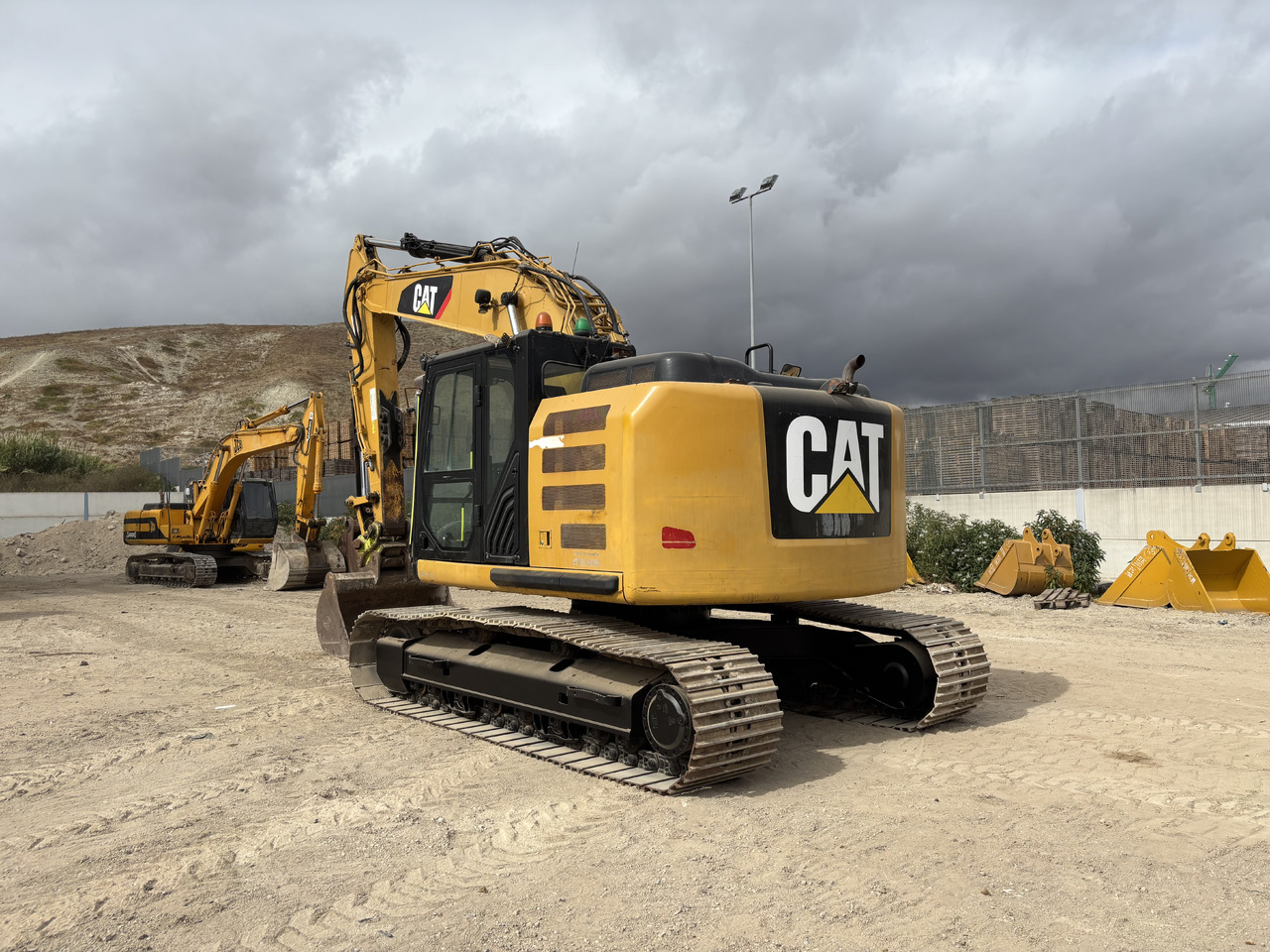 CATERPILLAR 320EL RR - حفارات زحافة: صور 3 CATERPILLAR 320EL RR - حفارات زحافة: صور 3