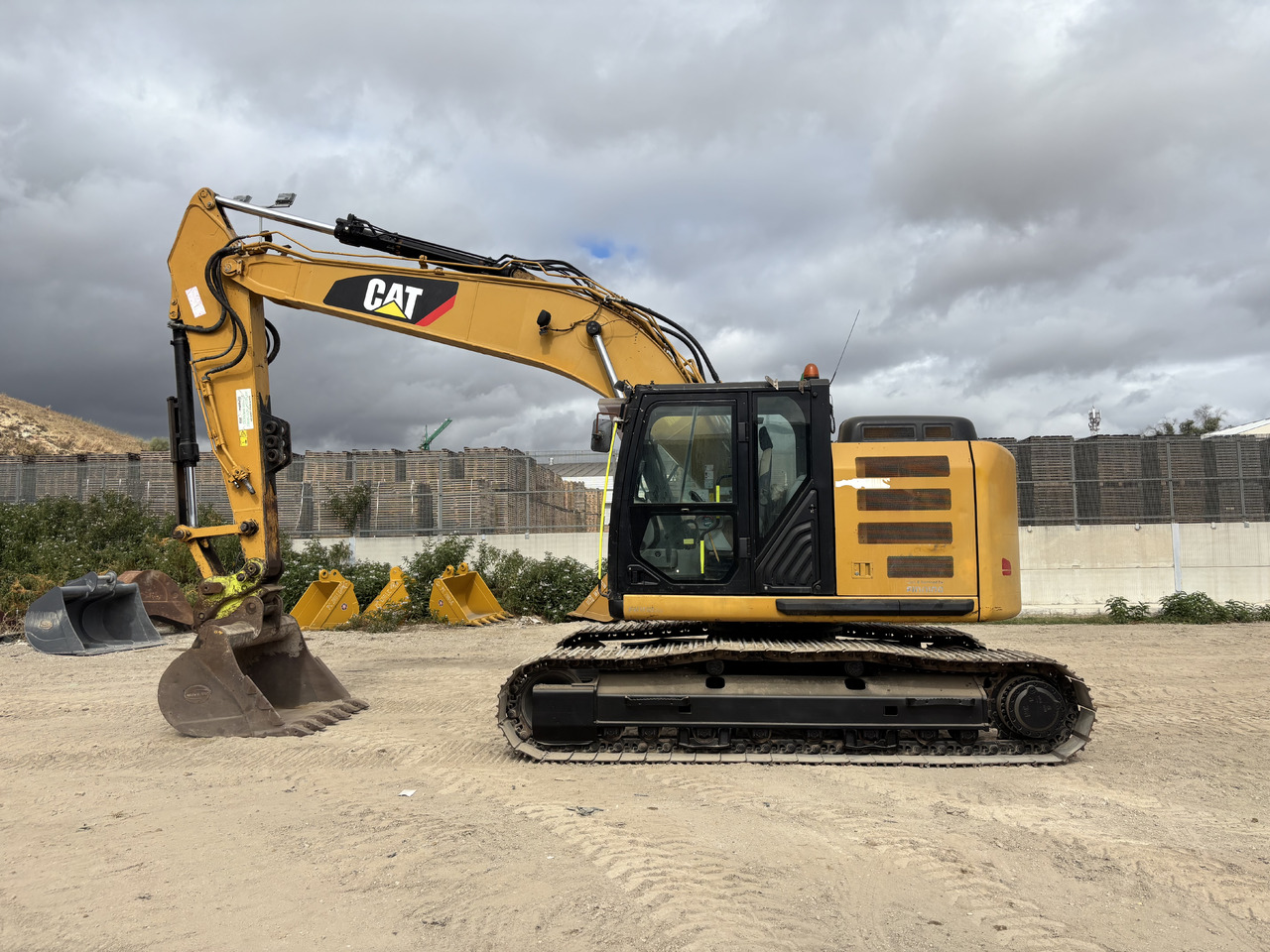 CATERPILLAR 320EL RR - حفارات زحافة: صور 2 CATERPILLAR 320EL RR - حفارات زحافة: صور 2