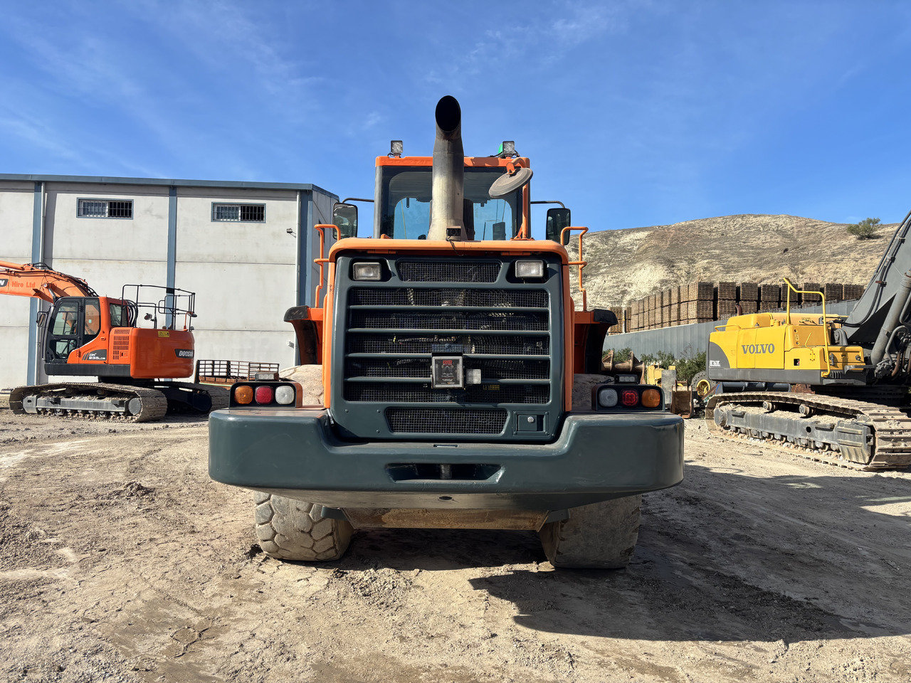 Doosan DL300 - اللودر بعجل: صور 4 Doosan DL300 - اللودر بعجل: صور 4