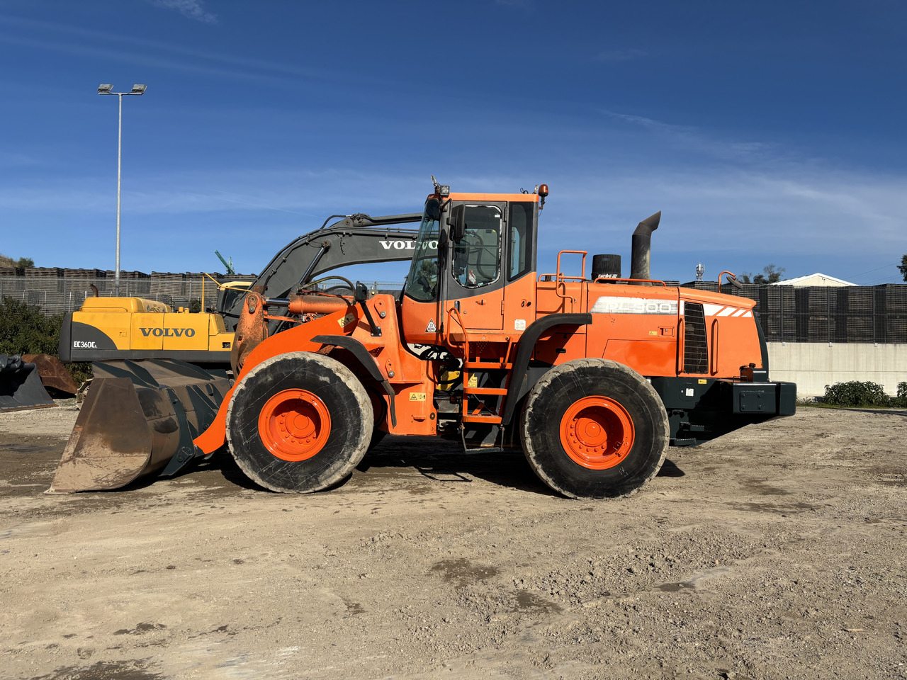 Doosan DL300 - اللودر بعجل: صور 2 Doosan DL300 - اللودر بعجل: صور 2